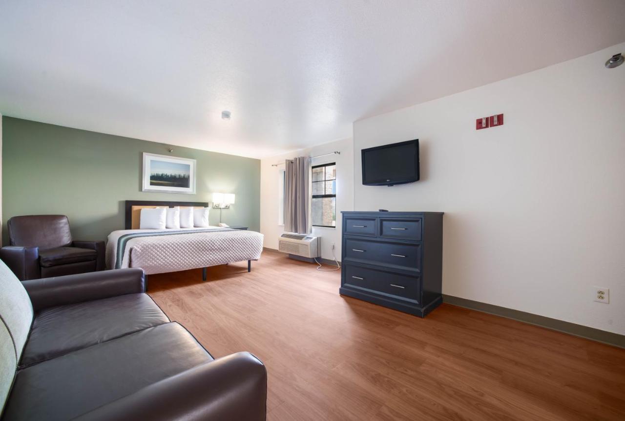 Hometowne Studios By Red Roof St. Louis - Airport/N Lindbergh Гейзелвуд Екстер'єр фото